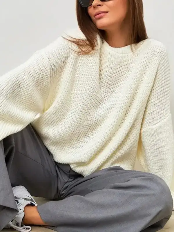 Paneled Round Neck Long Sleeve Relaxed Fit Relaxed Shape Sweater