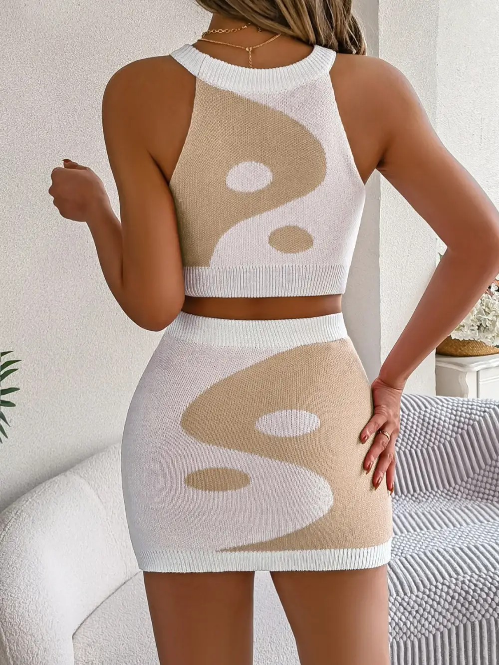 Round Neck Sleeveless Coordinated Set