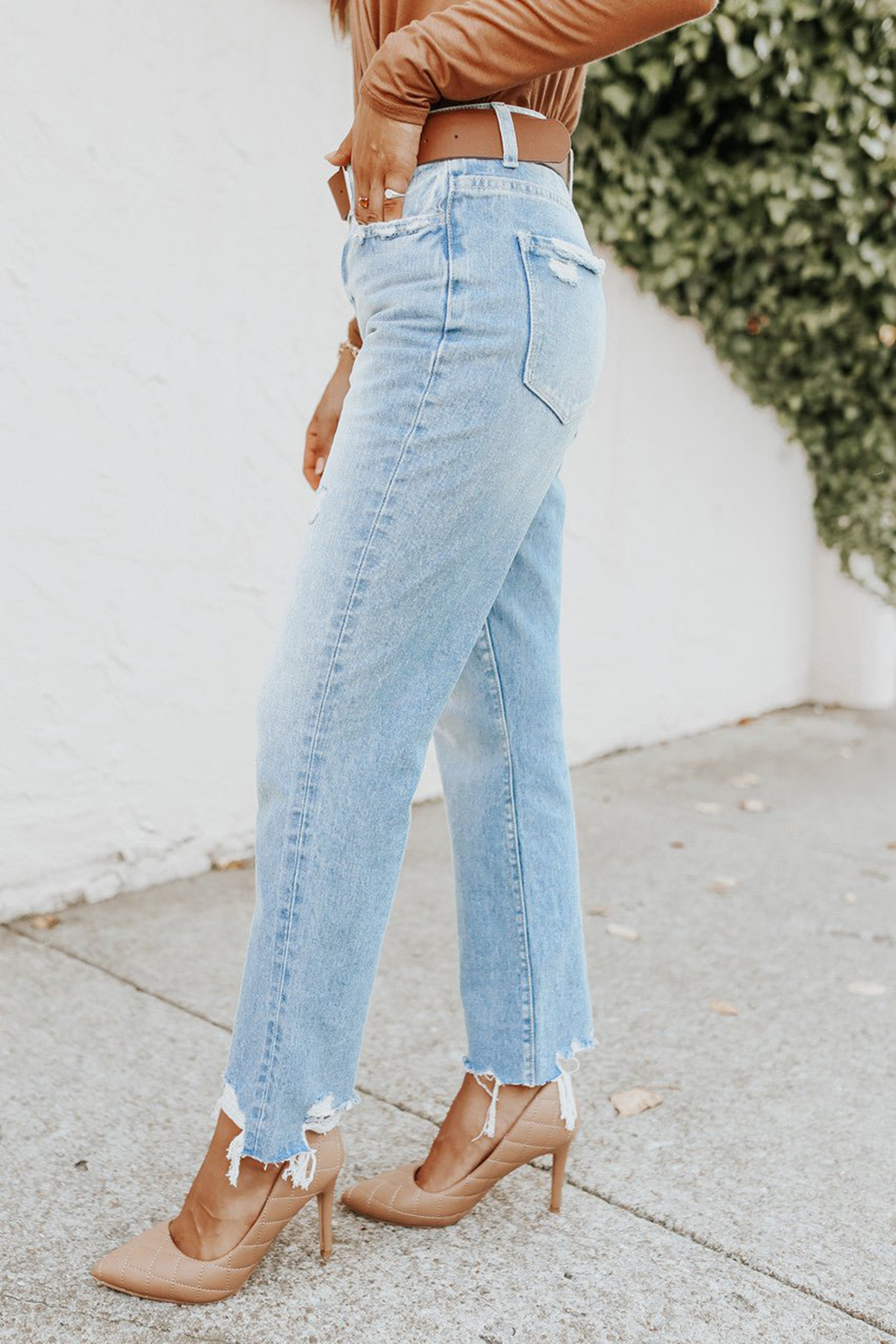 Distressed Light Wash Straight Leg Jeans