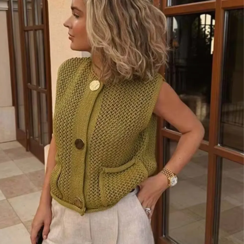 Knit Sleeveless Sweater Vest