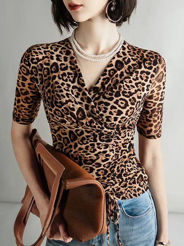 Half Sleeve Slim Fit Leopard Pleat Detail V-Neck T-Shirt