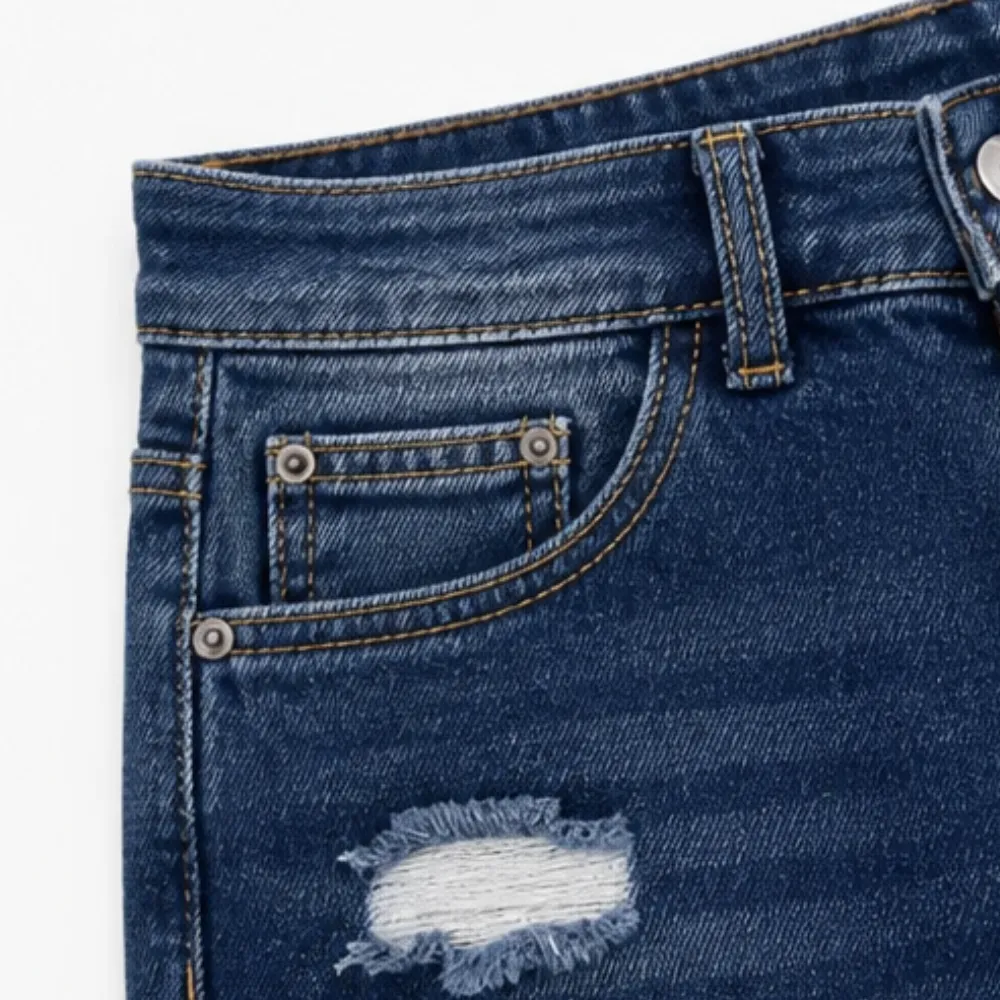 Soft Cotton Frayed-hem Capri Jeans