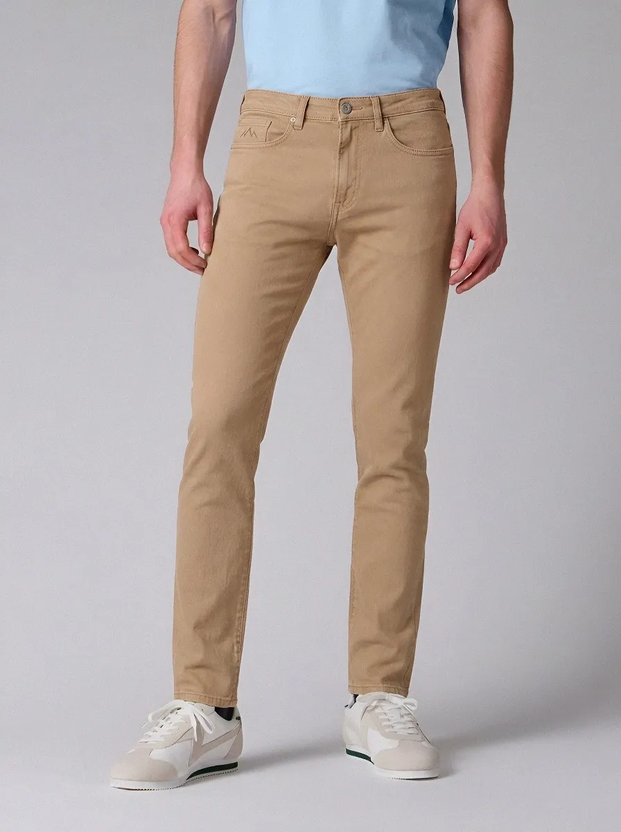 Men's Refined Flexible Mountain Logo Embroidered Stretch Denim Jeans