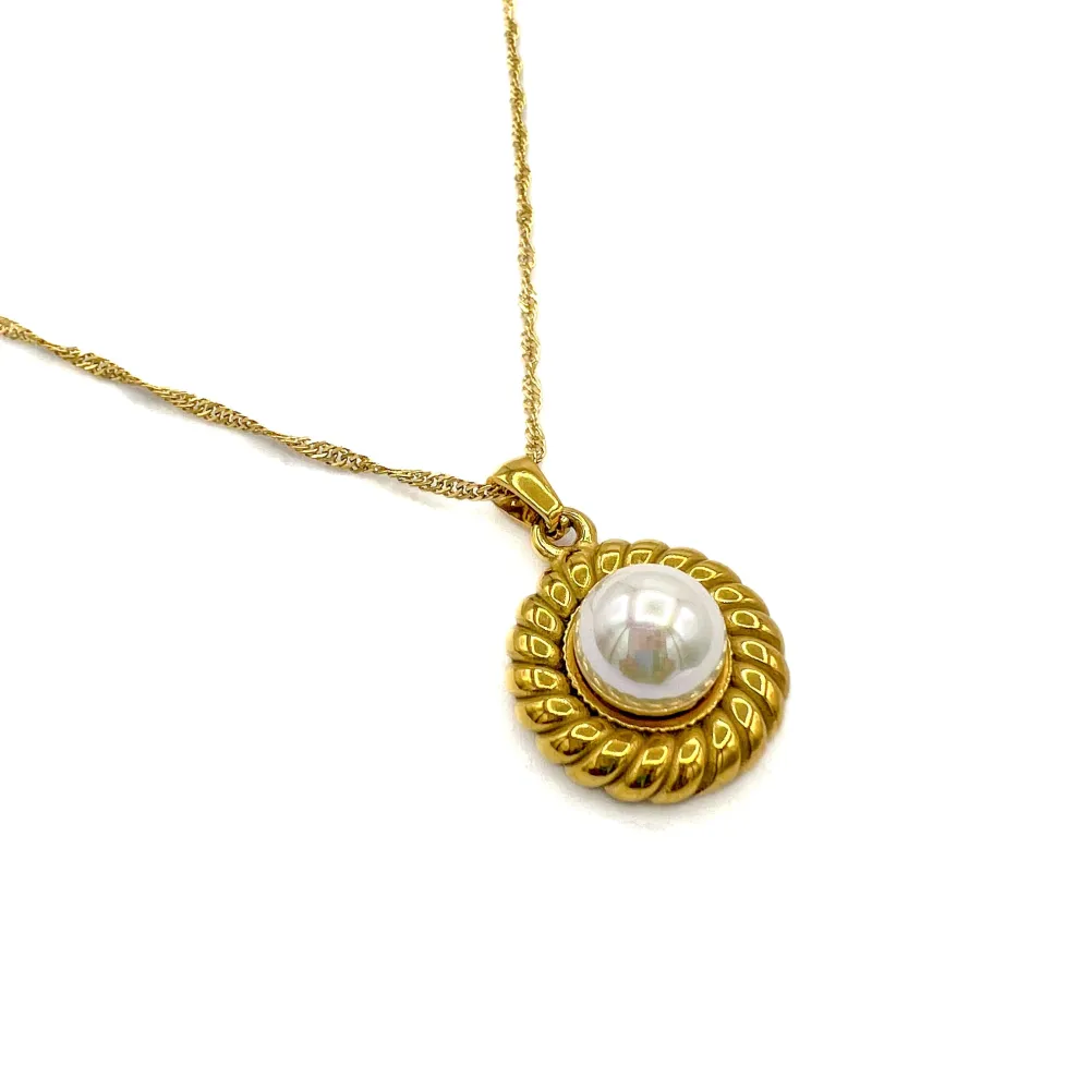 Classic Pearl Pendant Chain Necklace