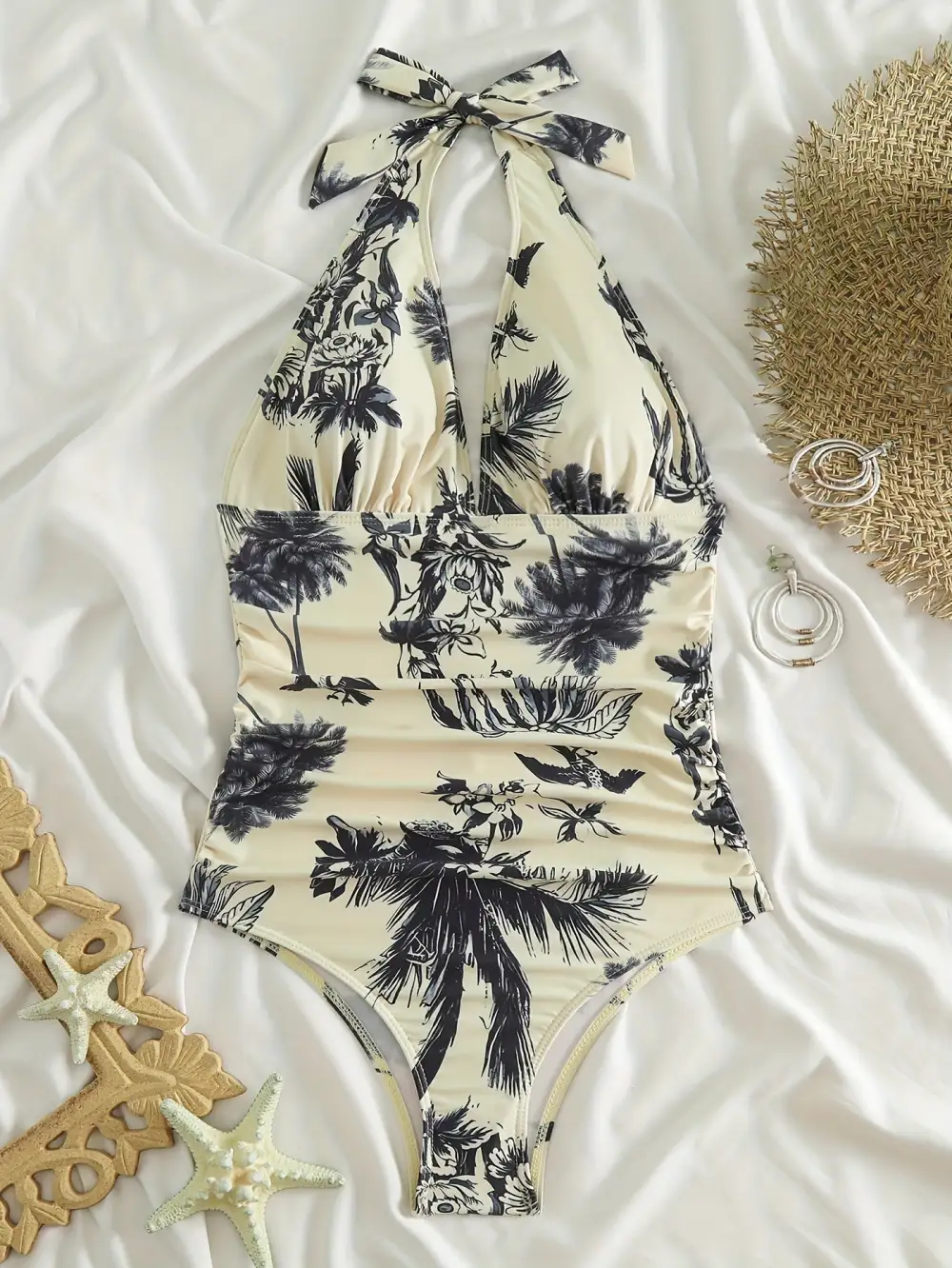 Minimal Swimwear Set For Beach Days