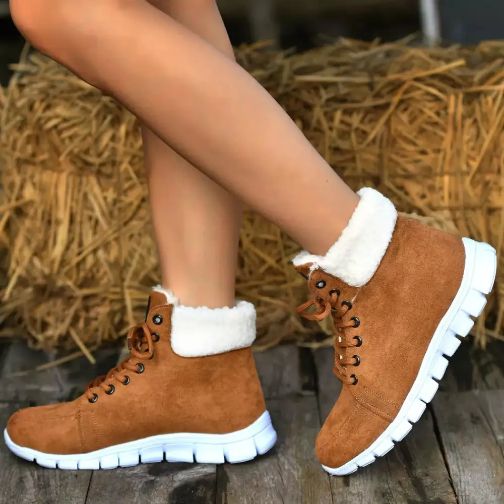 Lace Up Round Toe Boots