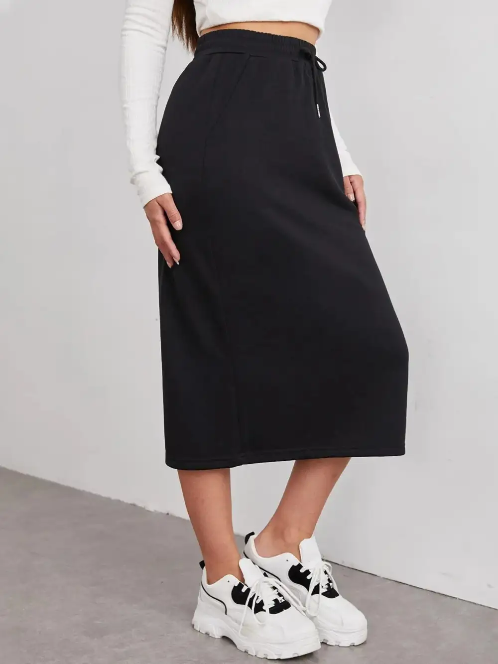Fine Drawstring Pocket Detail Skirt