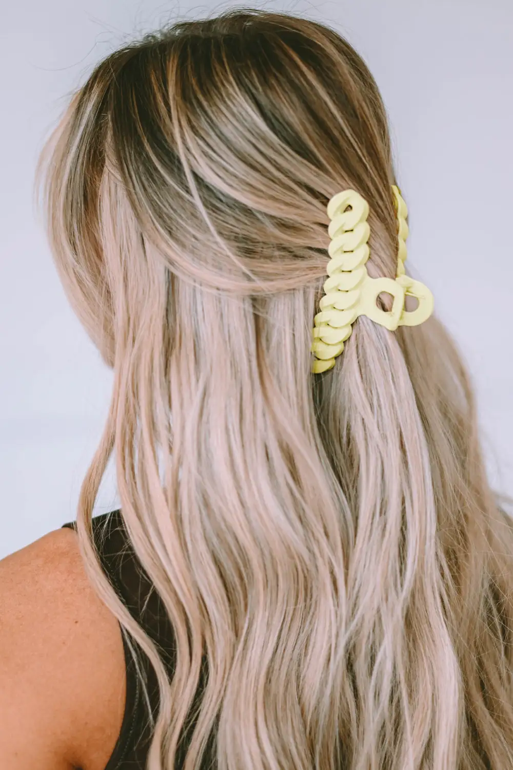 Twisted Shark Hair Claw Clip