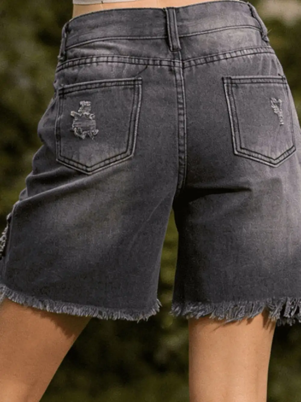 Modern Raw Hem Frayed Hem Frayed Distressed Shorts