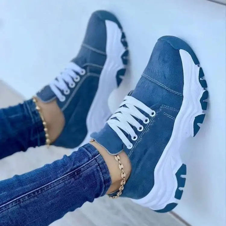 Round Neck Platform Sneakers