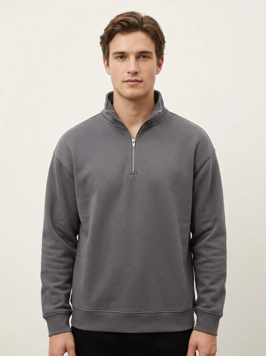 Men's Contemporary Minimalist Textured Embroidered Emblem Stand-Collar Quarter-Zip Sweatshirt