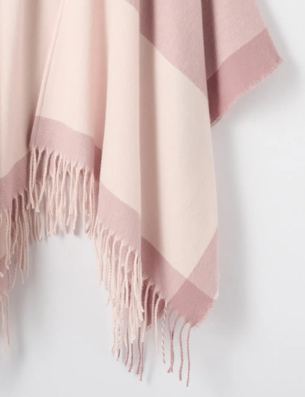 Exquisite And Elegant Color Matching Temperament Scarf