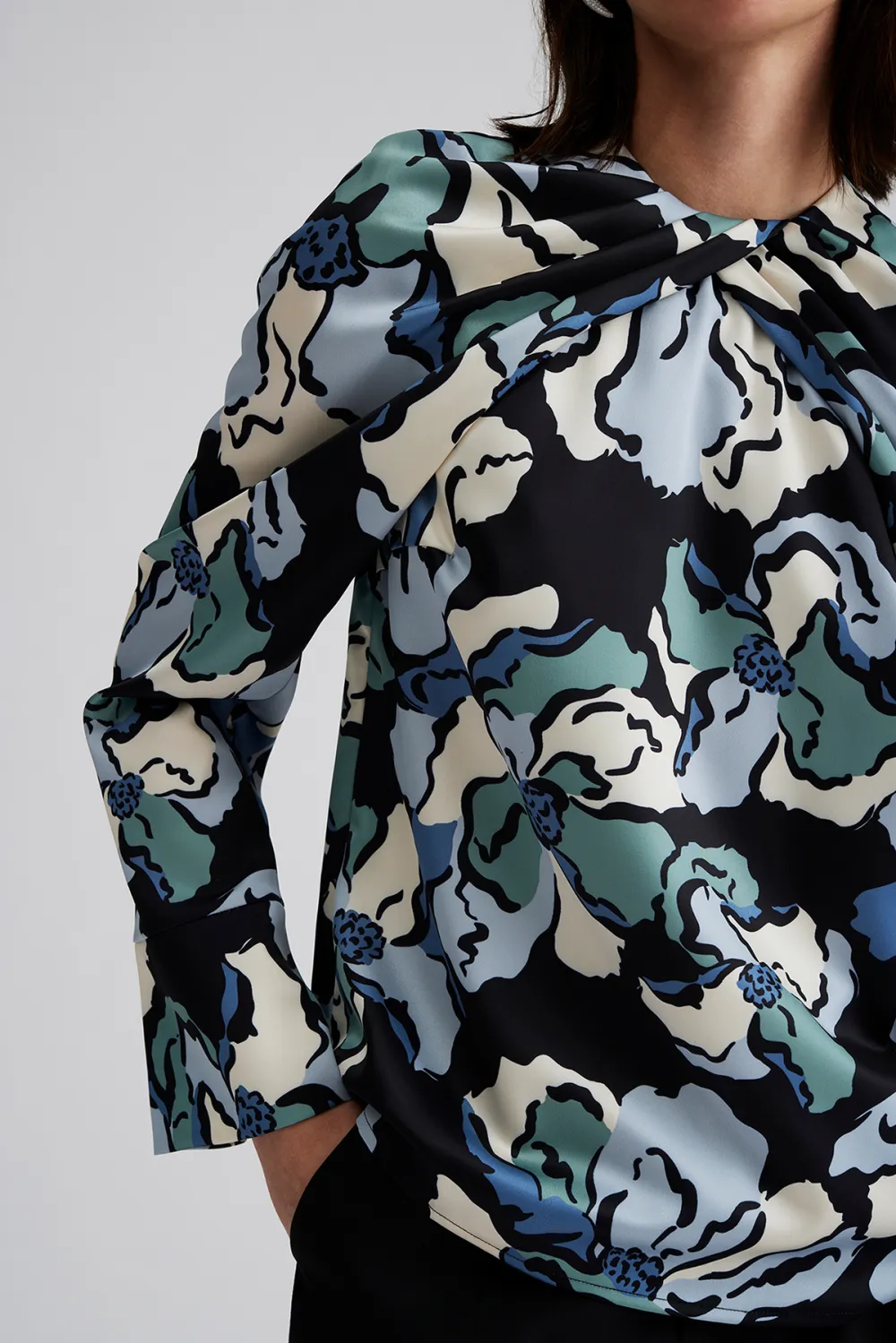 Geometric Print Bow Neck Blouse