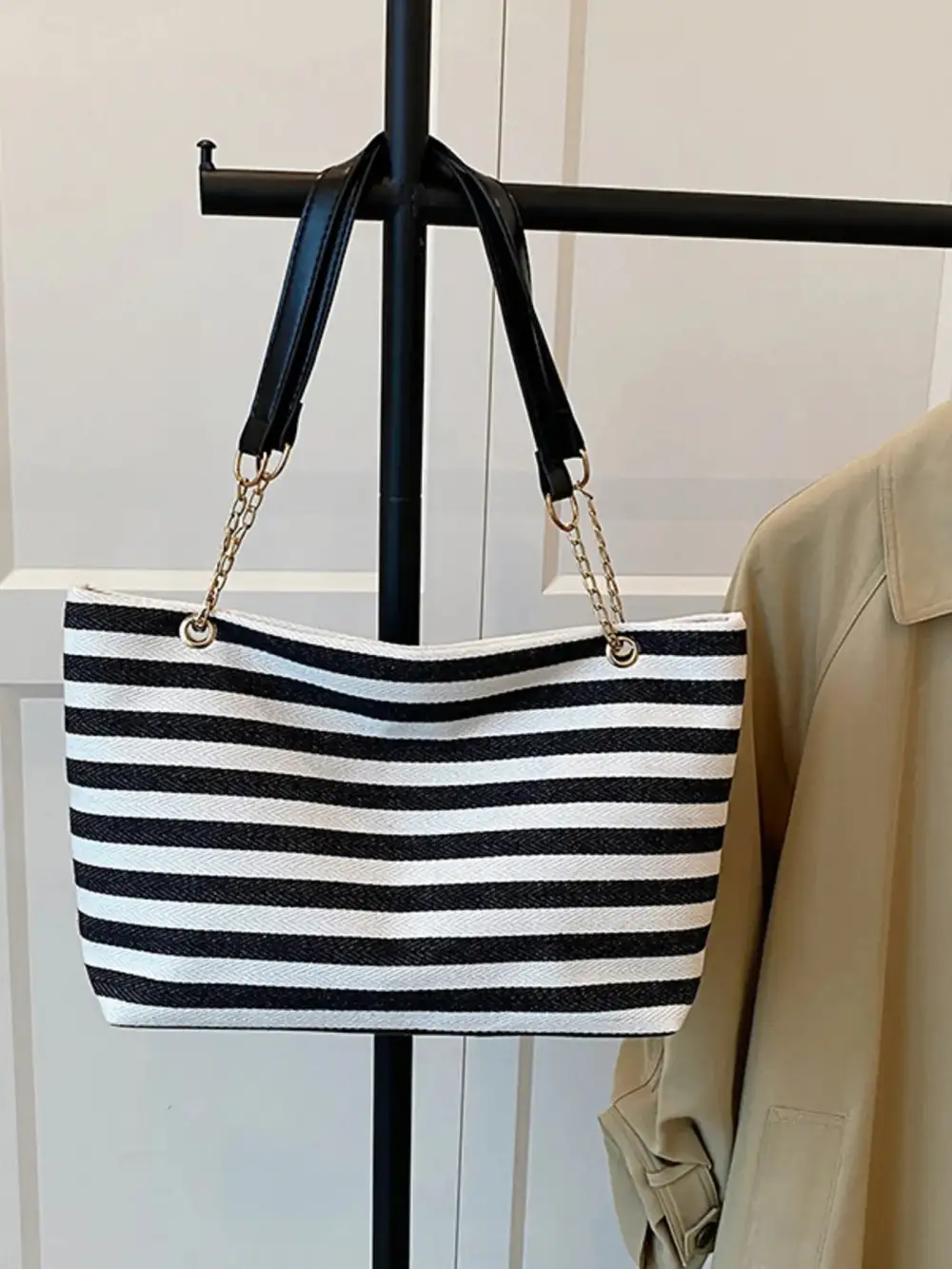 Striped Chain Strap Shoulder Bag