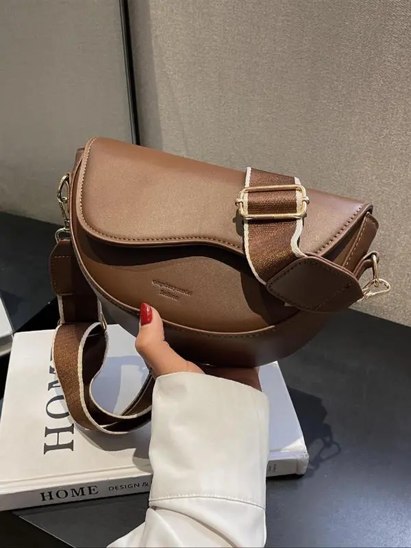 Women's Fashionable Saddle Bag