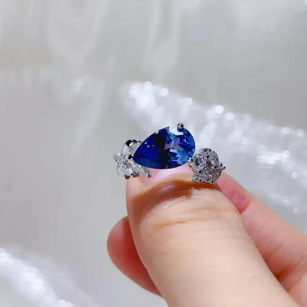 Sterling Silver Moissanite Smooth Ring