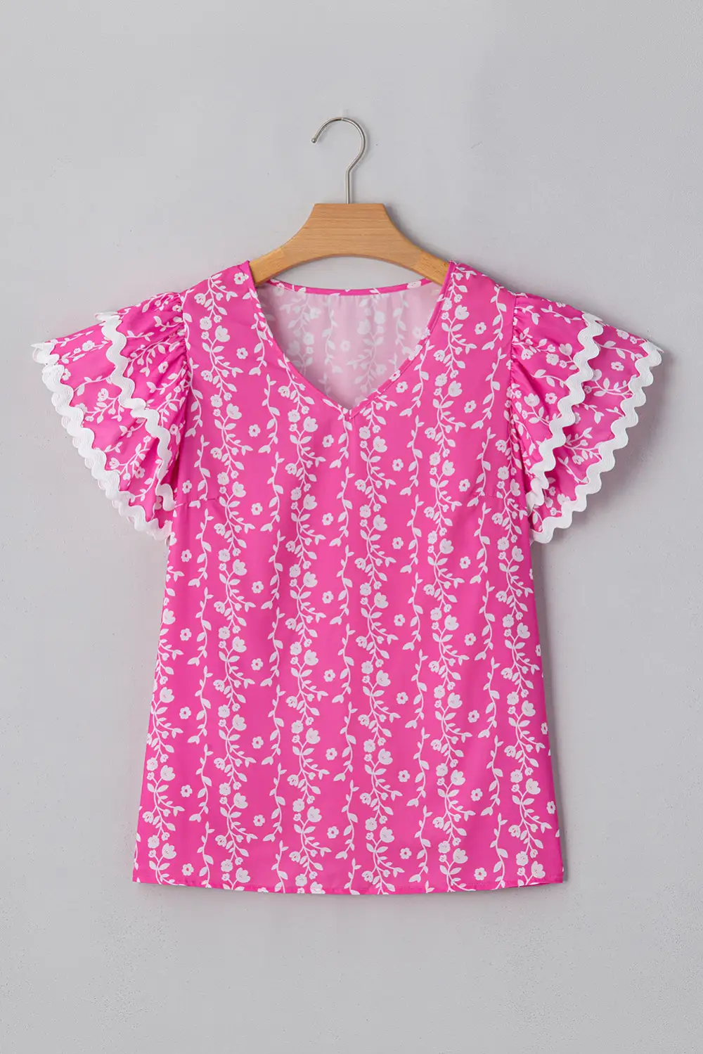 Everyday Floral Ruffled V-Neck Blouse