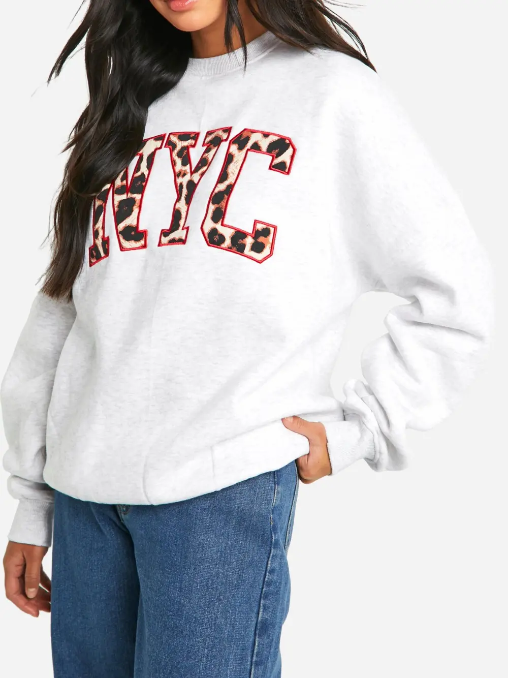 WHITE GRAPHIC APPLIQUE SWEATSHIRT