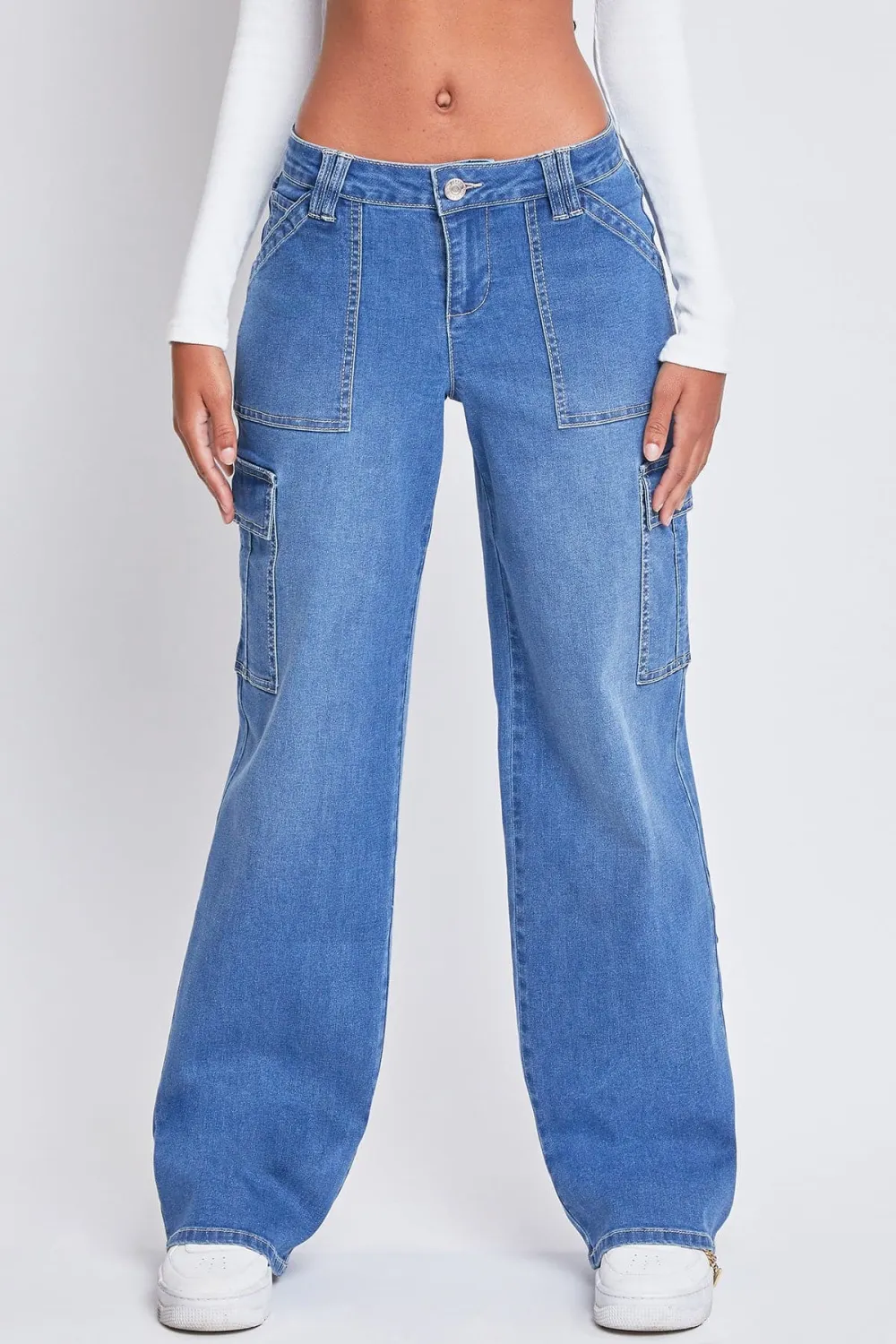 Low Rise Relaxed Cargo Jeans