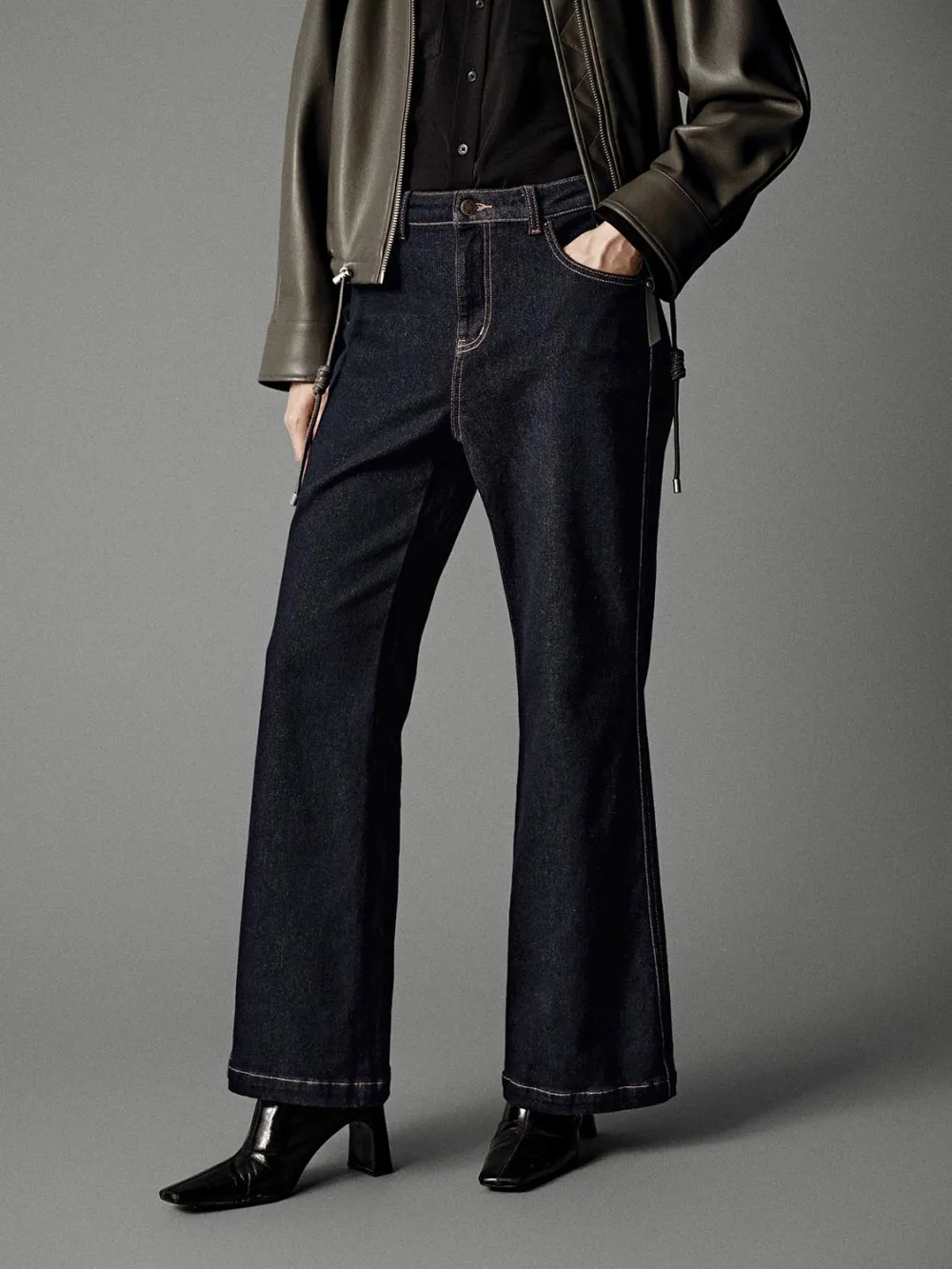 Ladies Black Retro-Style Straight-Waisted Denim Flared Trousers