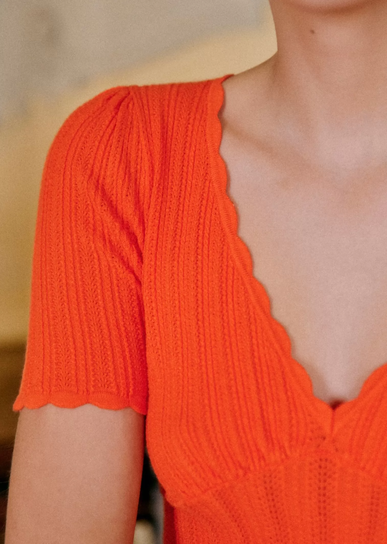 V-Neck White Short Sleeve Tops