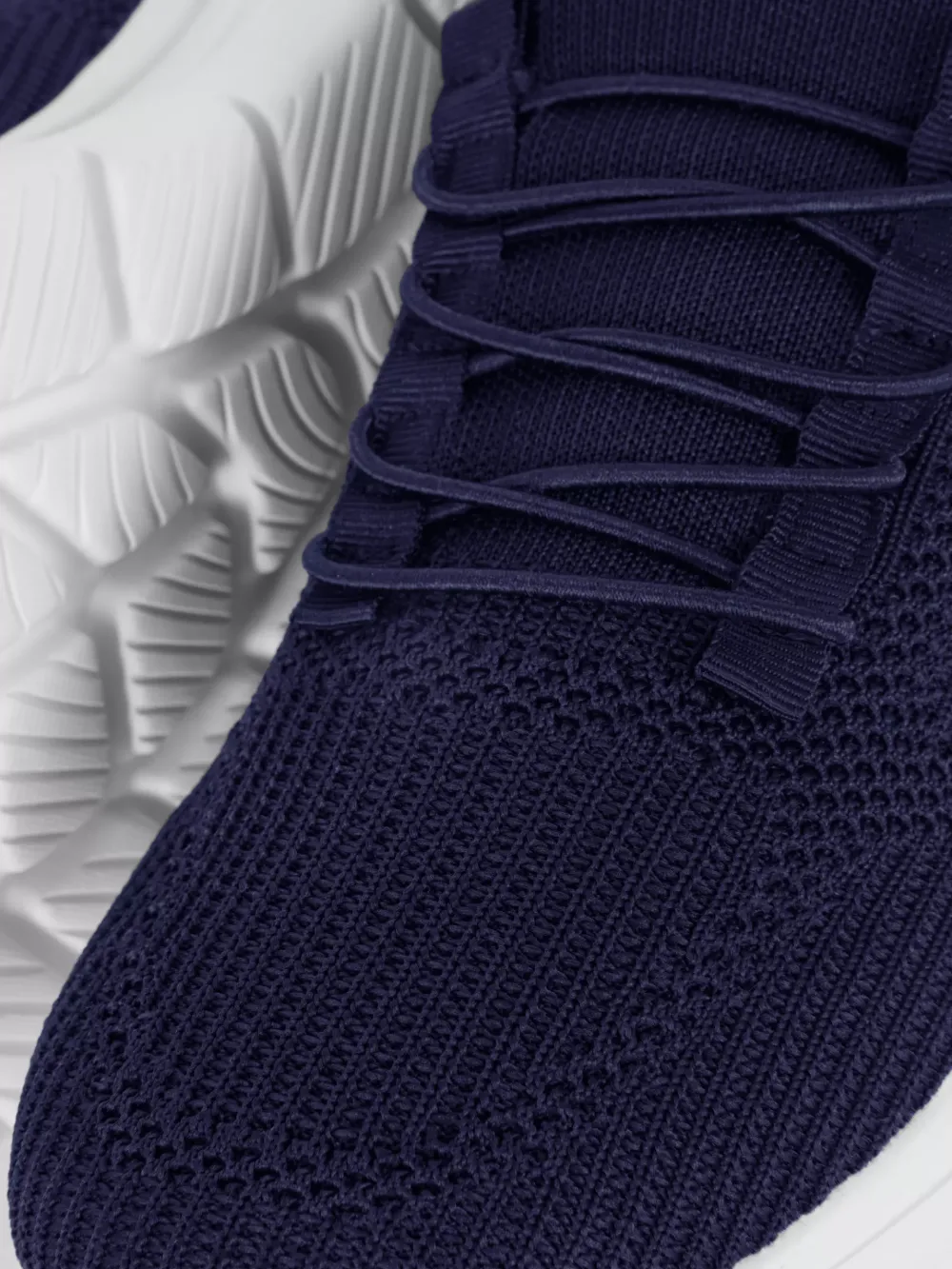 Light And Breathable Mesh Surface Lace-Up Sports Shoes