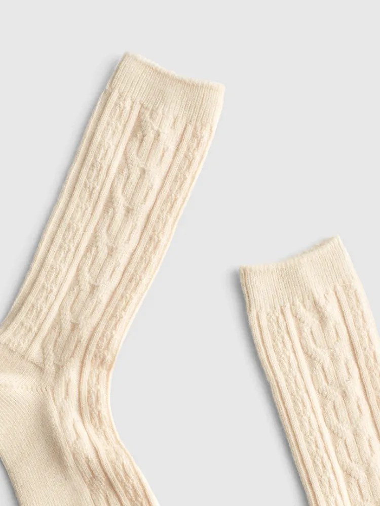 Classic Cable Knit Crew Socks