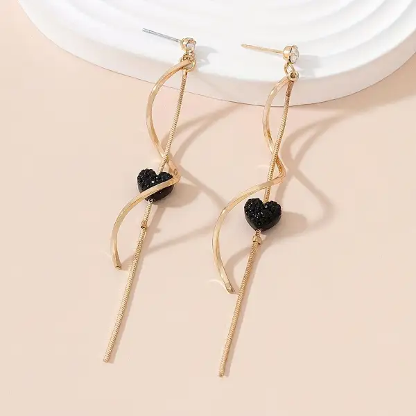 Heart Detail Dangle Earrings