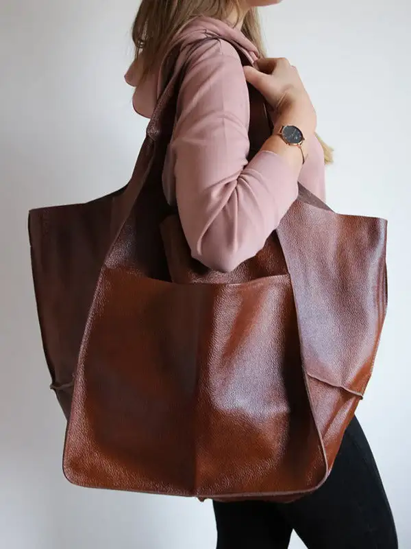Polished Modern Shoulder Bag