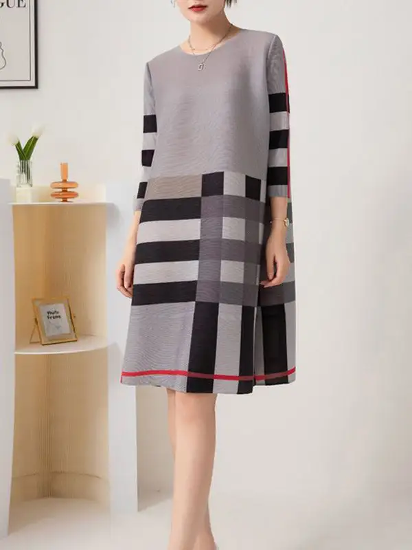 A Line Relaxed Contrast Color Plaid Pleated Round Neck Mini Dress