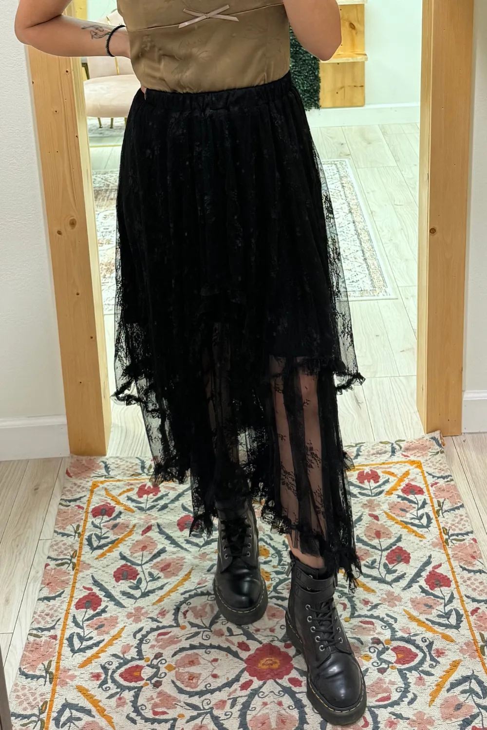 Quiet Essential Lace Skirt