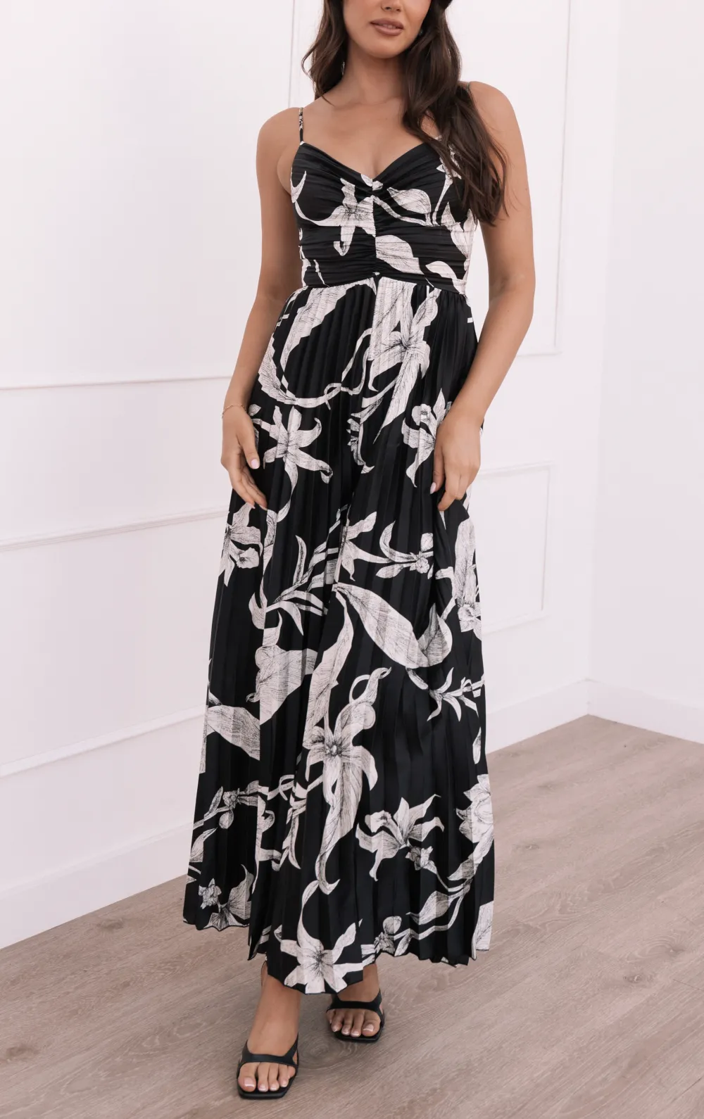 V-Neck Sleeveless Floral Printed Jumpsuit