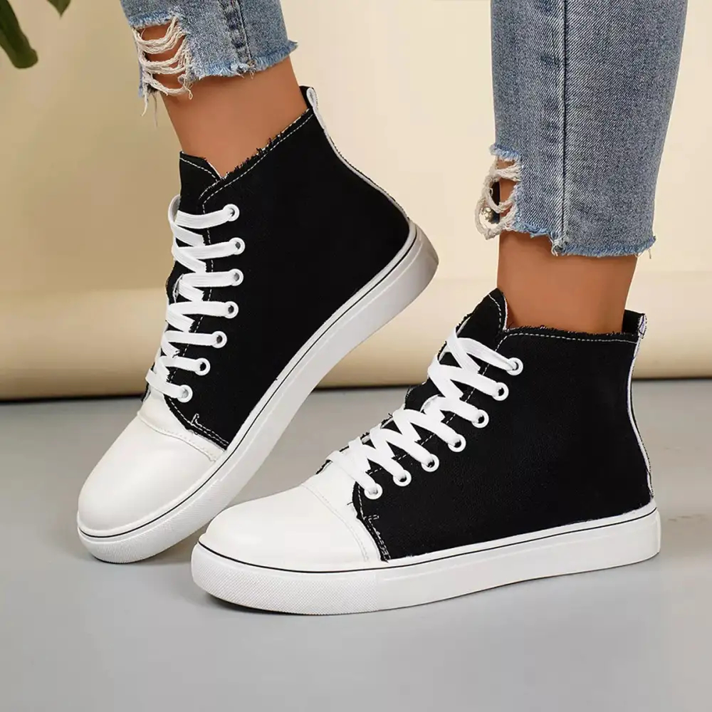 Lightweight Round Toe Lace-Up Sneakers