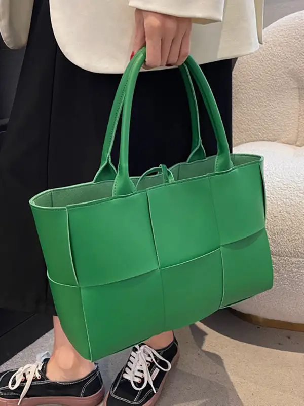 Versatile Woven Vintage Shoulder Bag