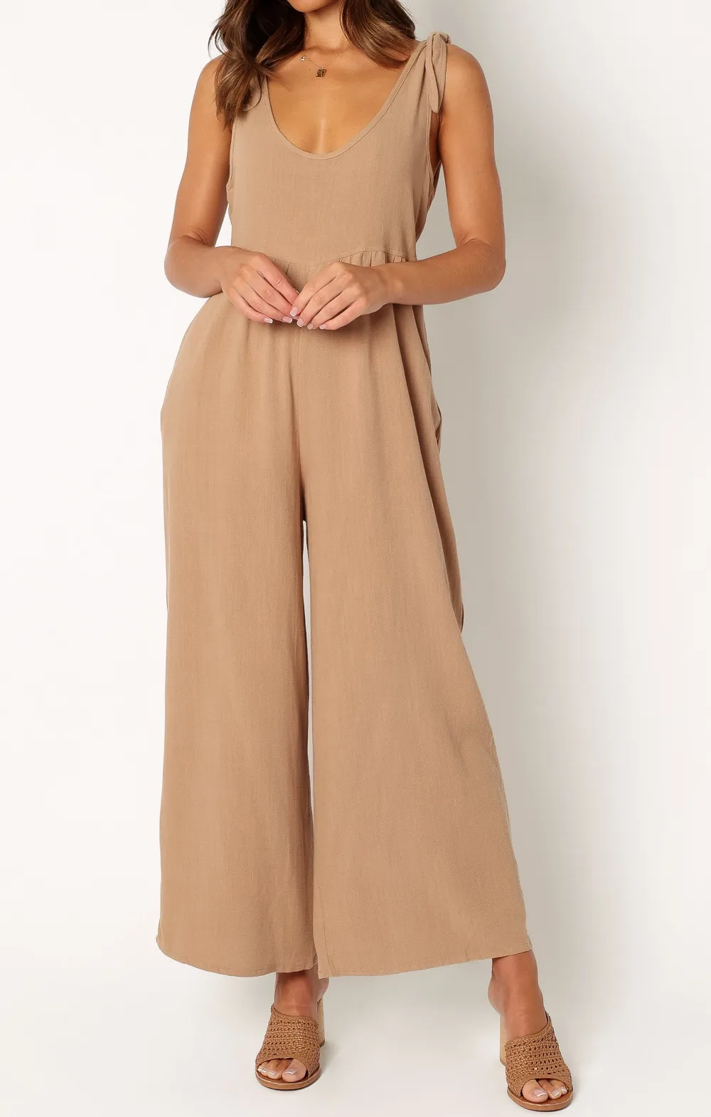 Classic Wide-Leg Pocket Sleeveless Linen Jumpsuit