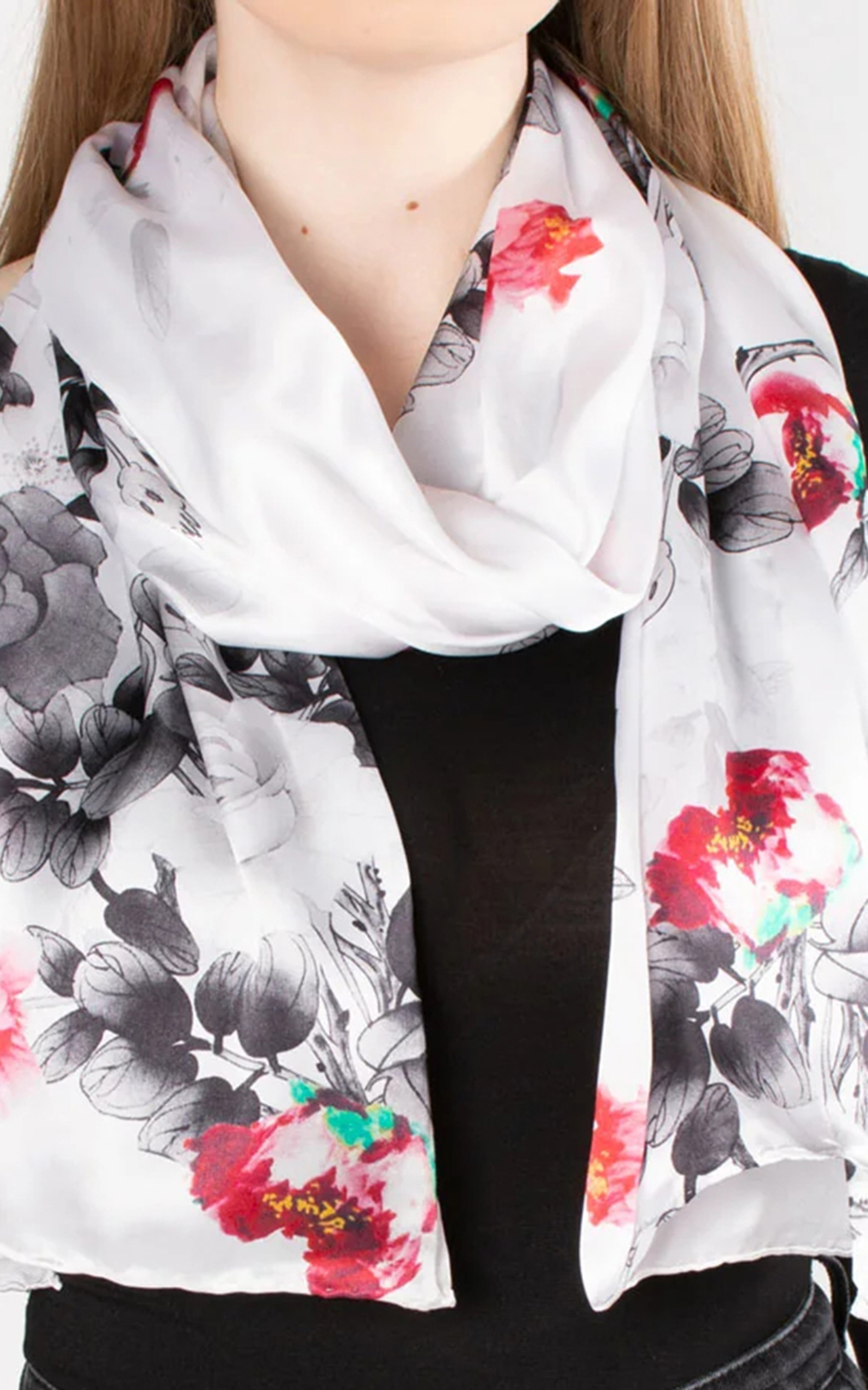 Fashionable And Delicate Silk Scarf For Women