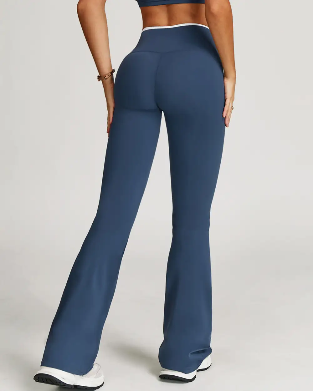 Streamlined Active Flare Leggings