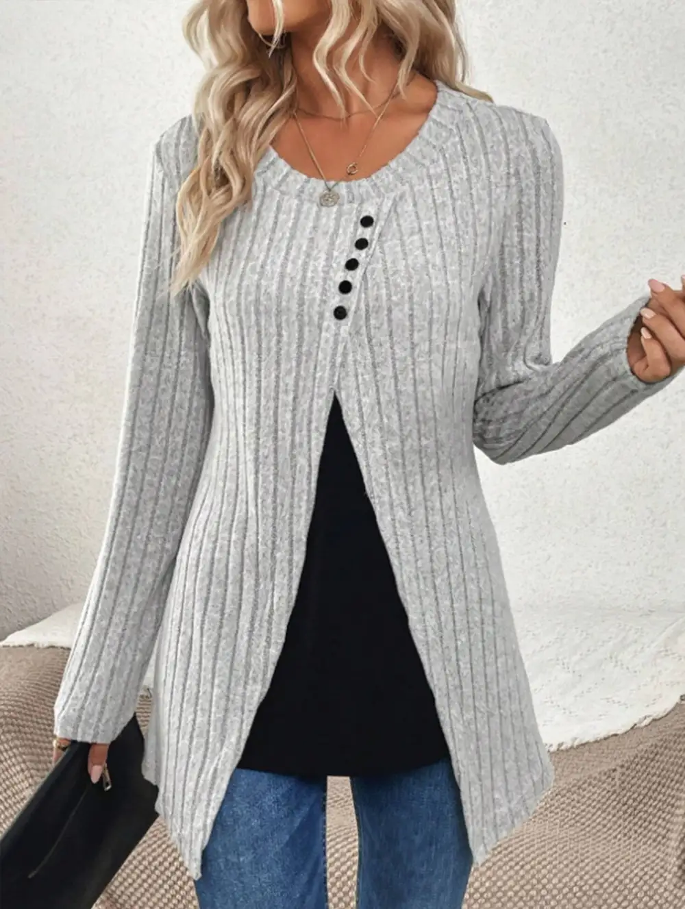 Textured Crew Neck Long-Sleeved Sweatshirt