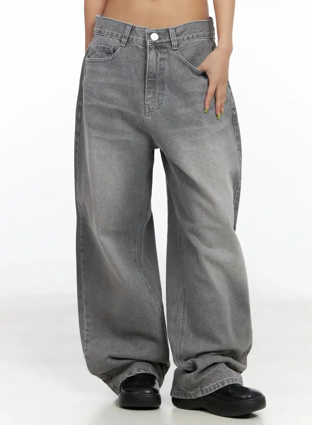 Stitch-Detail Wash Wide Leg Jeans