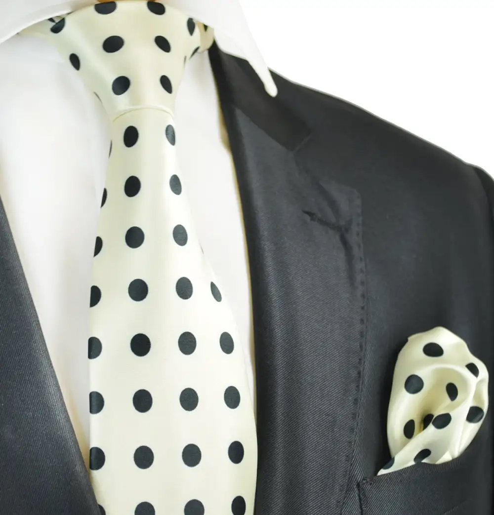 Versatile Polka Dot Men's Necktie With Pocket Square