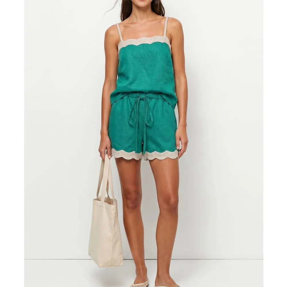Scallop Trim Tank Top - Emerald