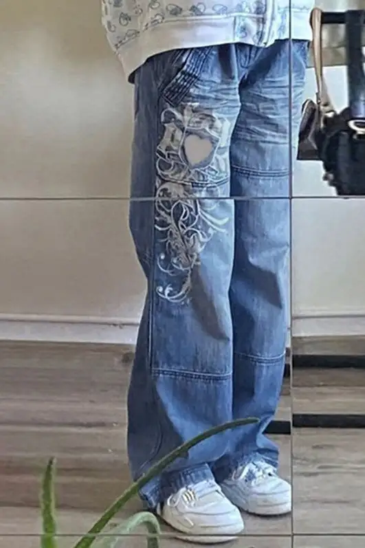 Distressed Pleated Loose Jeans