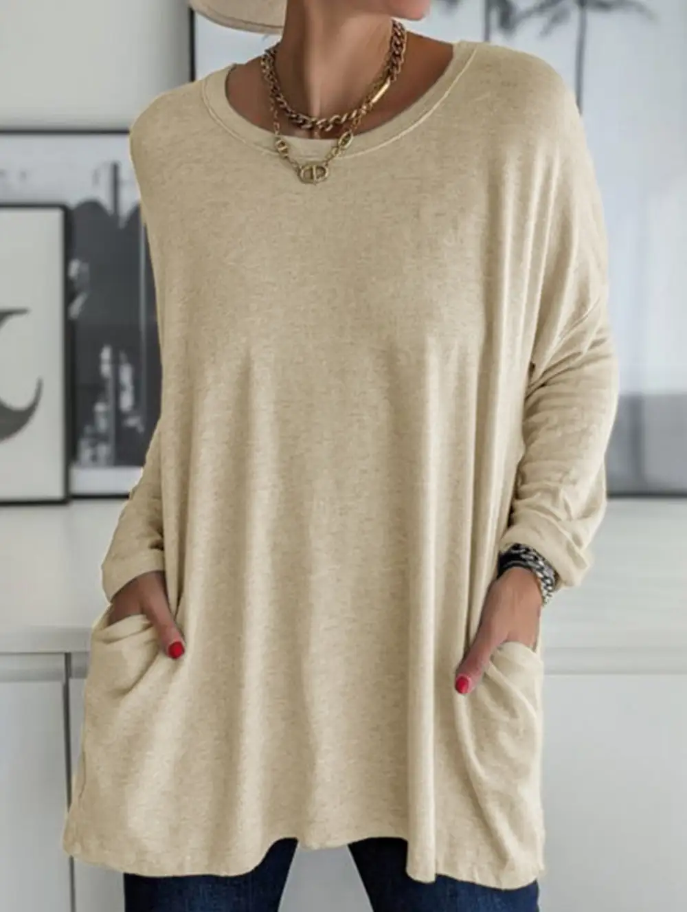 Round Neck Loose Pocket Tee