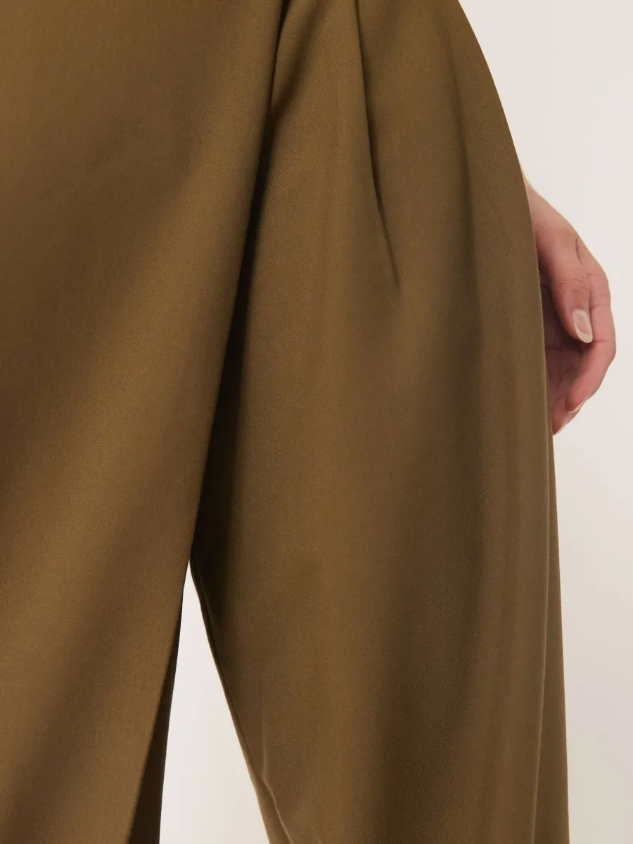 Chic Flowy Tailored Trousers