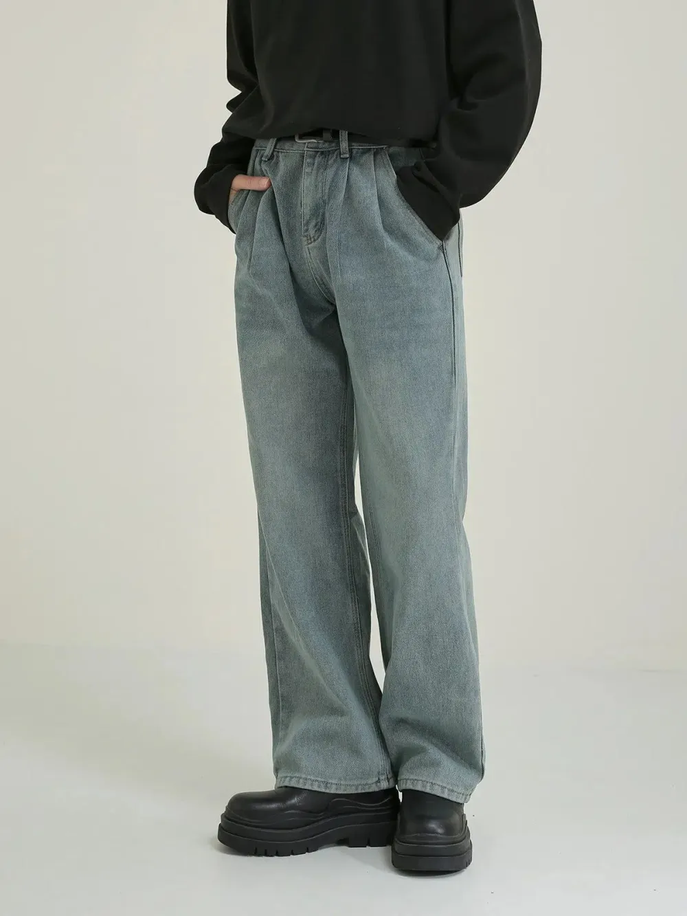 Fold Pleats Washed Jeans