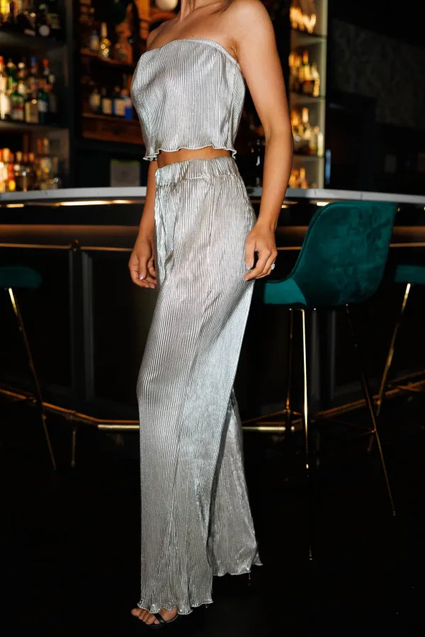 Straight-Leg Pleated Plissé Pants