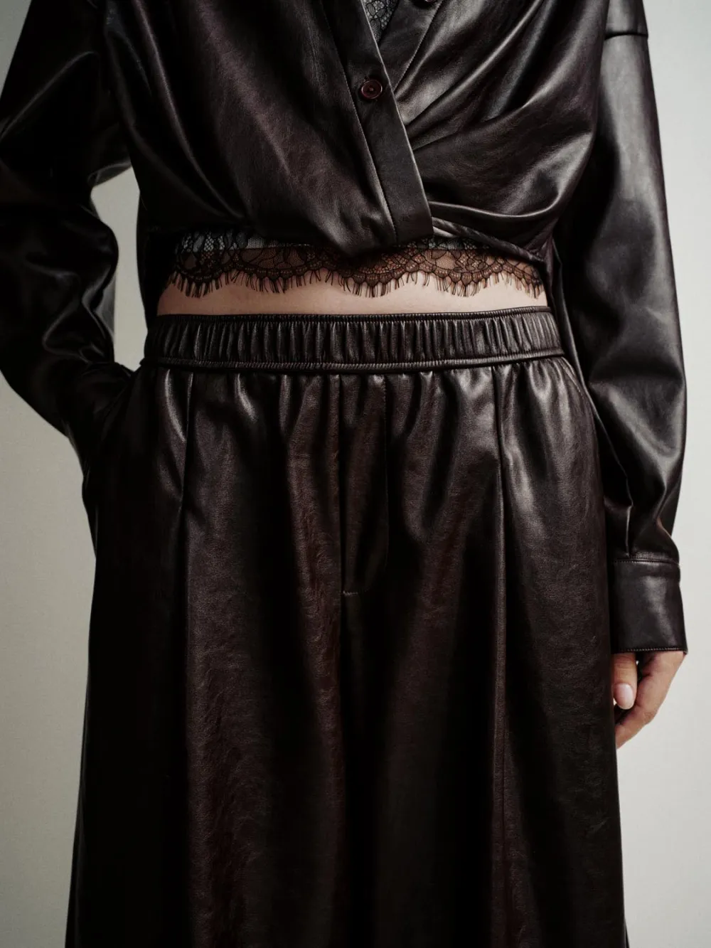 Ladies' Brown Leather Retro-Style Capri Pants