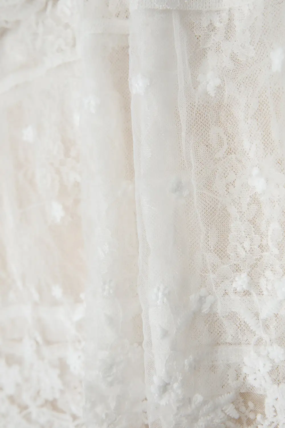 White 2Pcs Sheer Floral Lace Ruffle Tiered Patchwork Blouse