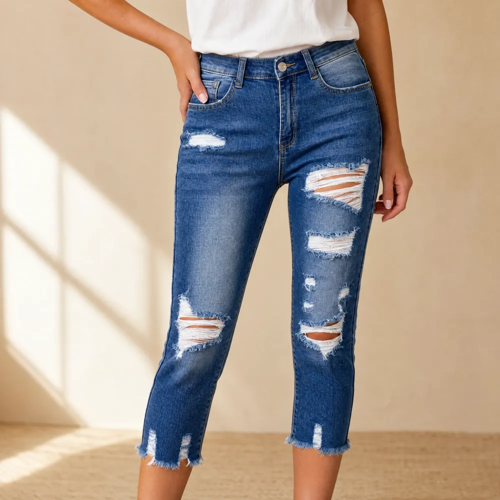 Soft Cotton Frayed-hem Capri Jeans