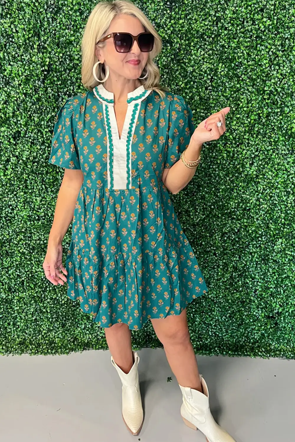 Lightweight Feel Floral V Neck Short Sleeve Dress